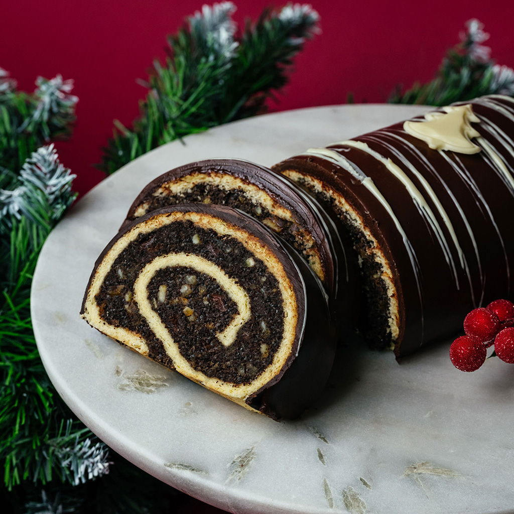 kategoria Ciasta, produkt na obrazku to Rolada makowa